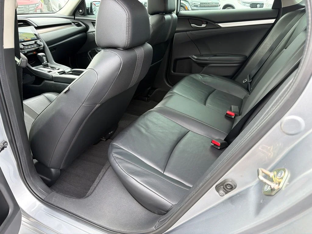Used 2020 Silver Honda Touring image 20
