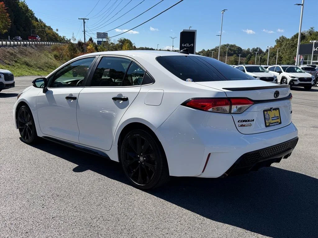 Used 2022 White Toyota SE Nightshade image 5