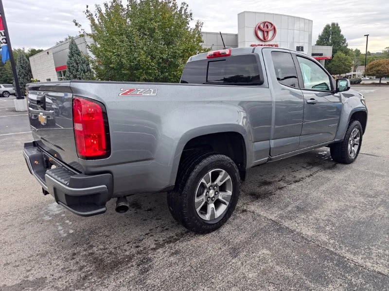 Used 2018 Gray Chevrolet Z71 image 4