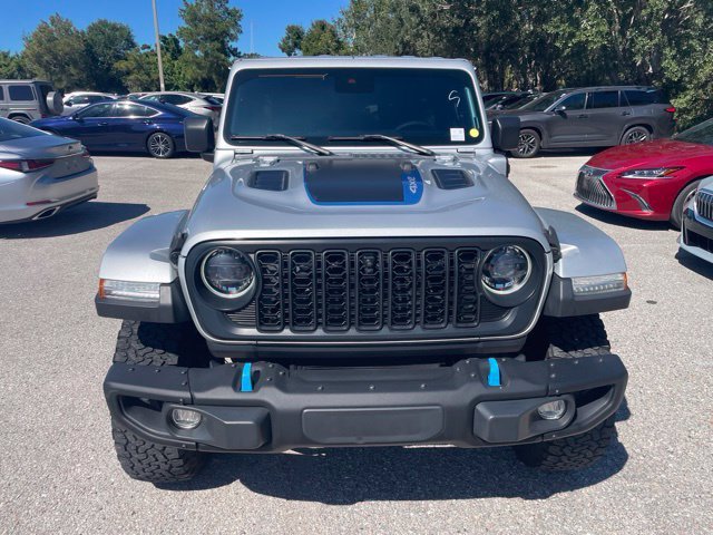 Used 2024 Silver Zynith Clearcoat Jeep Rubicon X image 6