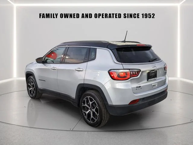 Used 2026 Silver Jeep Limited image 3