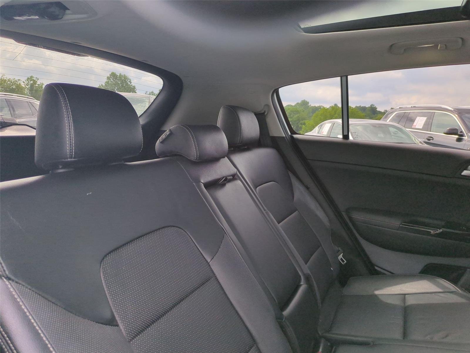 Used 2022 Snow White Pearl Kia EX image 37