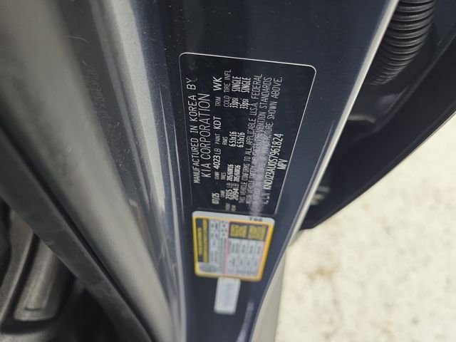 Used 2025  Kia LX image 14