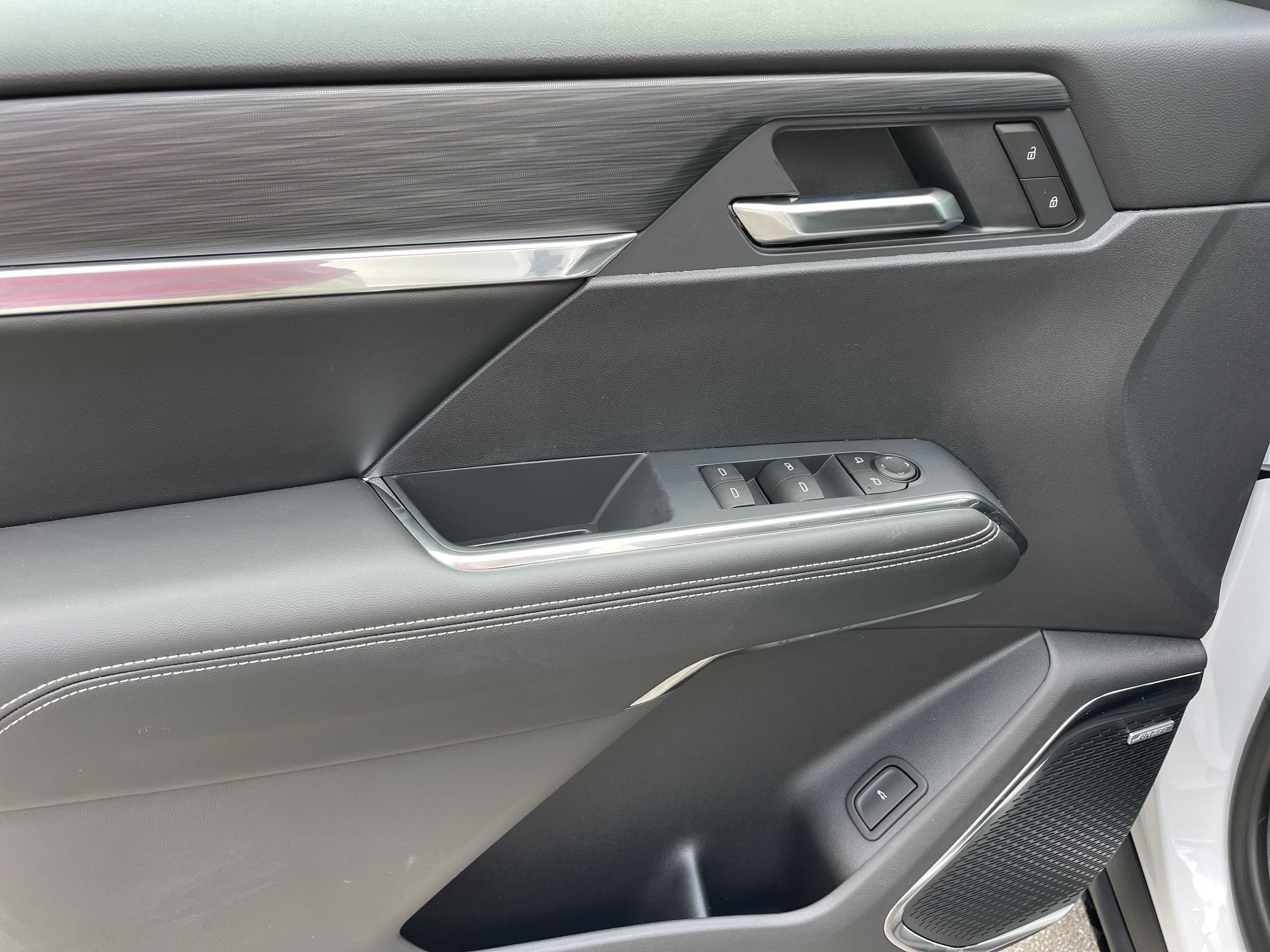 2025 GMC Acadia Elevation - Photo 13