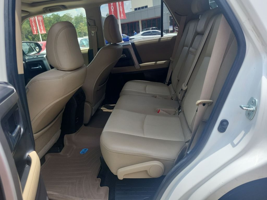 Used 2017 White Toyota SR5 Premium image 31