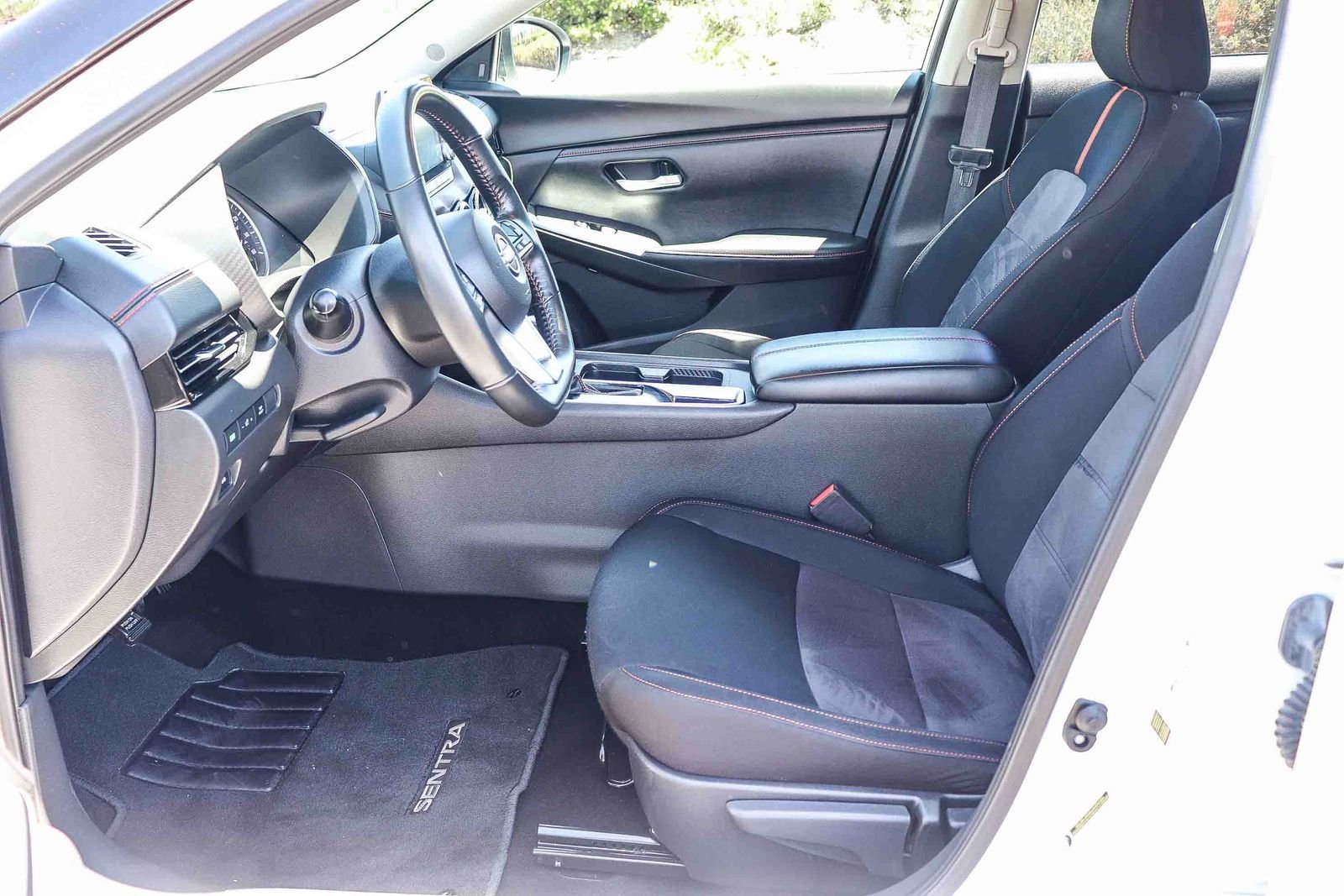 Used 2024 White Nissan SR image 22