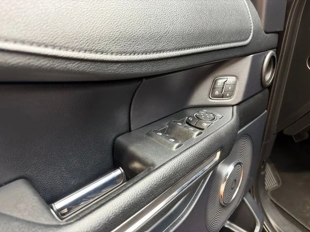 Used 2019 Agate Black Metallic Ford XLT image 25