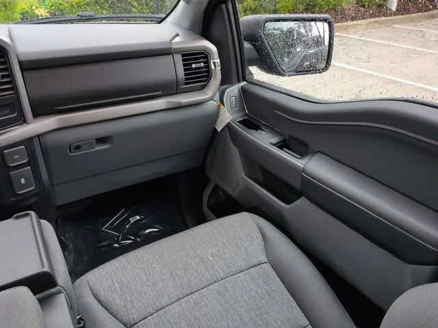 New 2026 Agate Black Metallic Ford XLT image 17