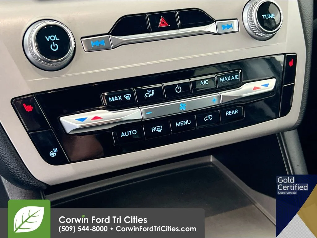 Used 2024 Iconic Silver Metallic Ford XLT image 9