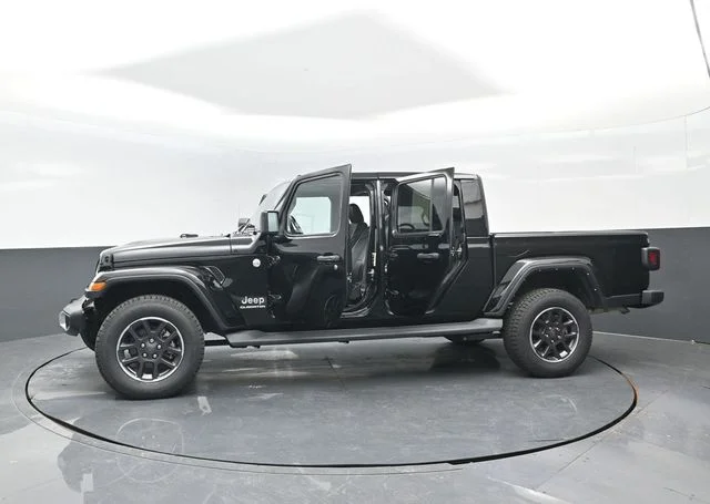 Certified Used 2022 Black Clearcoat Jeep Overland image 27