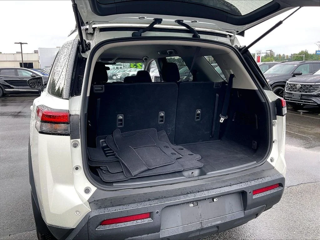 Used 2023 Pearl White Tricoat Nissan SV image 36