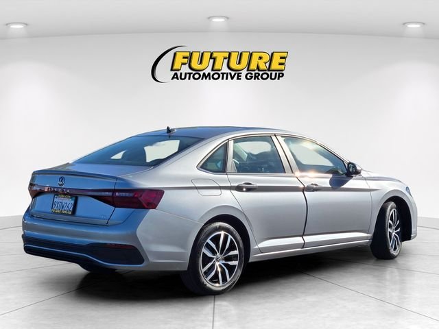 Used 2025 Silver Volkswagen 1.5T SE image 4