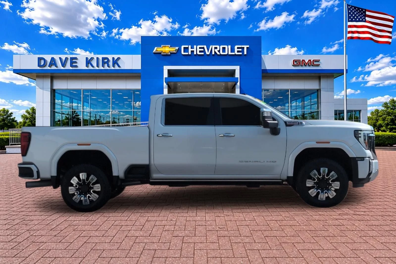 Used 2024 White Frost Tricoat GMC Denali image 2