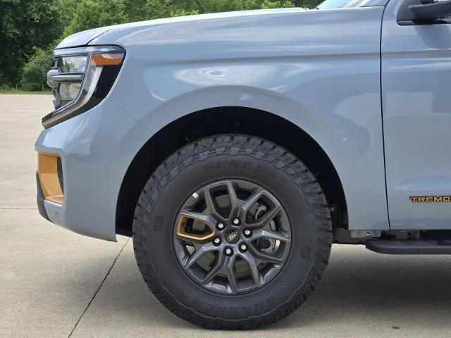 New 2026 Glacier Gray Metallic Tri-Coat Ford Tremor® image 27