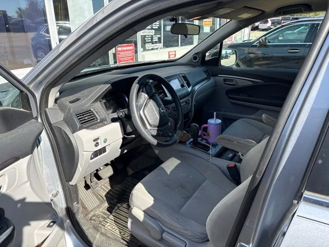 Used 2017  Honda LX image 8