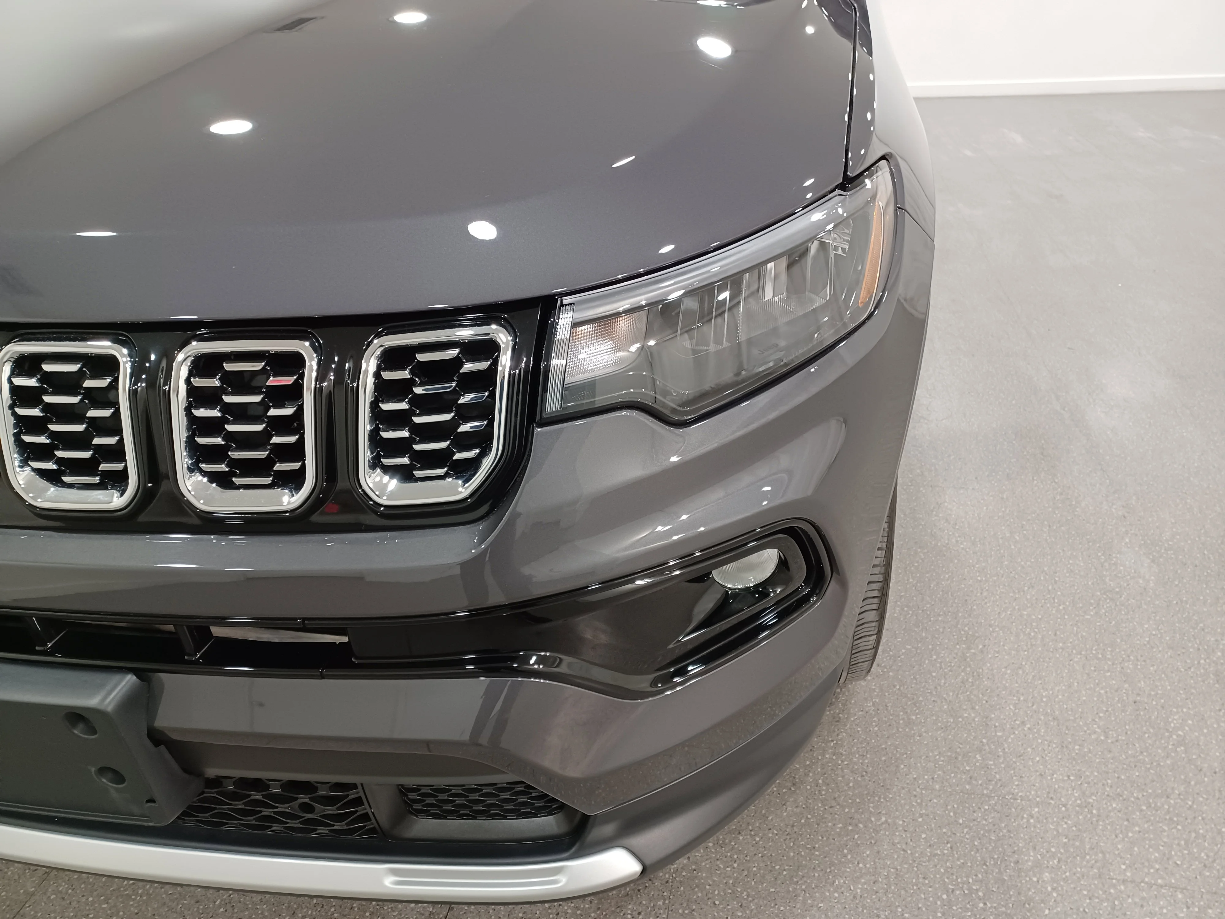 Certified Used 2024 Baltic Grey Metallic Jeep Limited 4x4*Remote Start | Htd Leather | Sunroof | Htd Wheel | Blind Spot Detection | Lane Keeping image 5