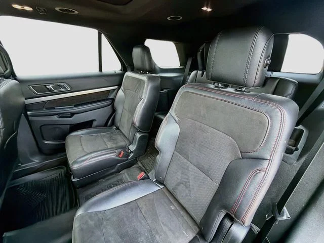 Used 2018 Gray Ford XLT image 25