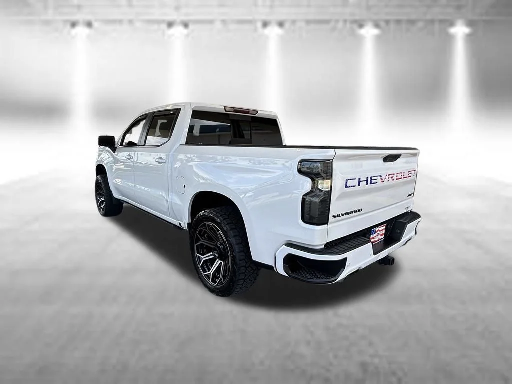 Used 2021 White Chevrolet RST image 7