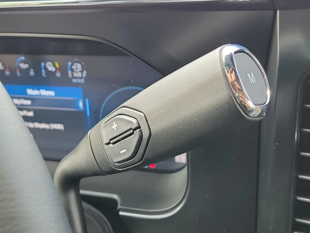 New 2026 Star White Metallic Tri-Coat Ford F-250® Lariat® image 24