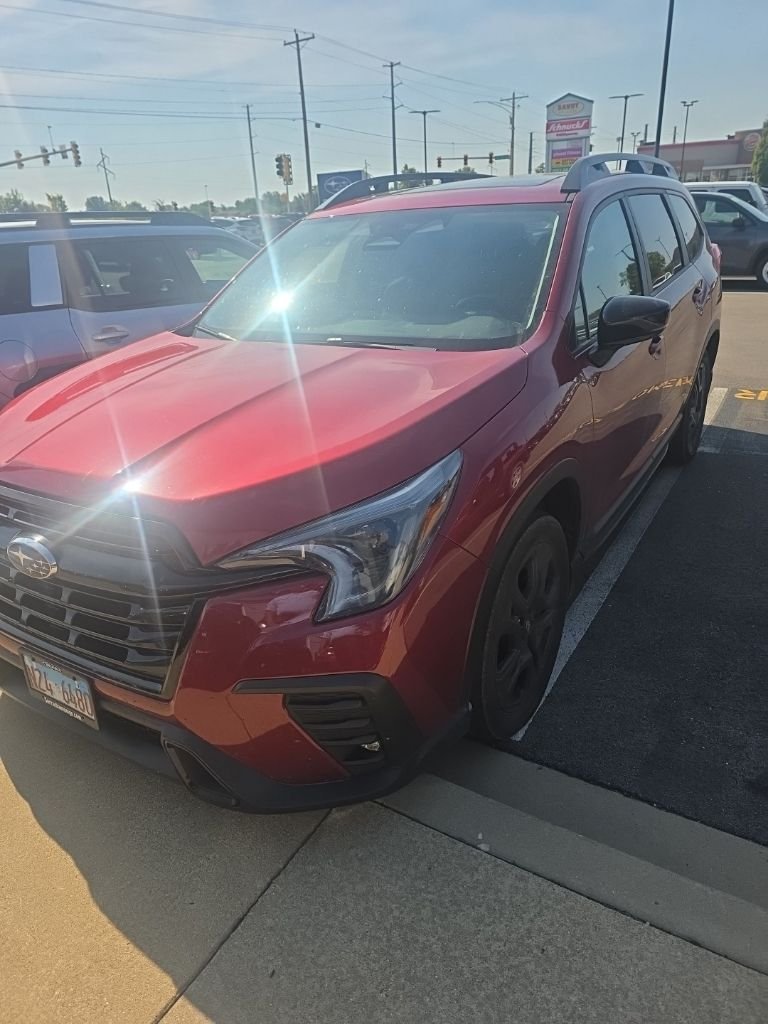 Used 2025 Crimson Red Pearl Subaru Onyx Edition image 3