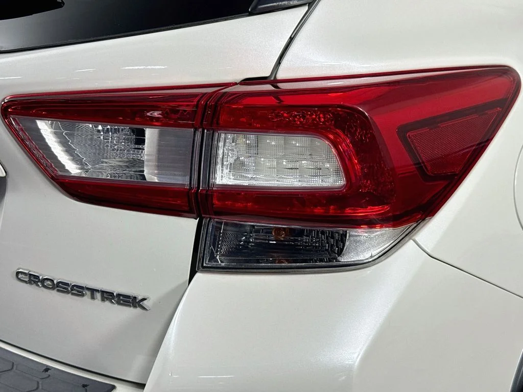 Used 2019 White Subaru 2.0i Premium image 30