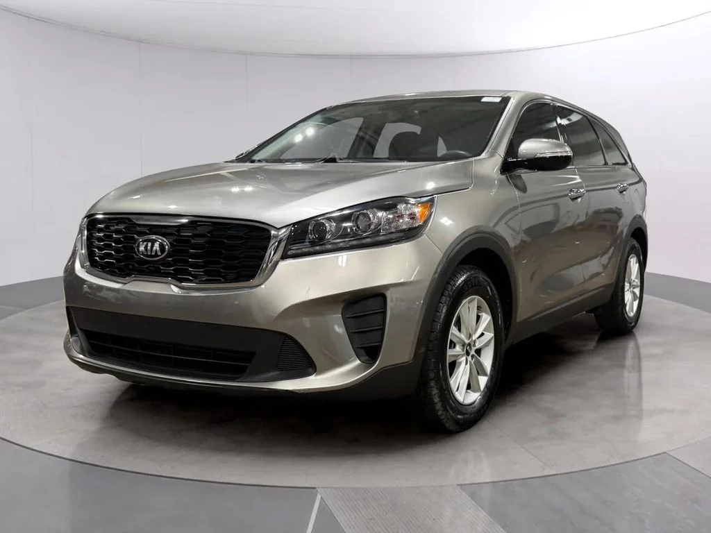 Used 2019 Titanium Silver Kia LX image 7