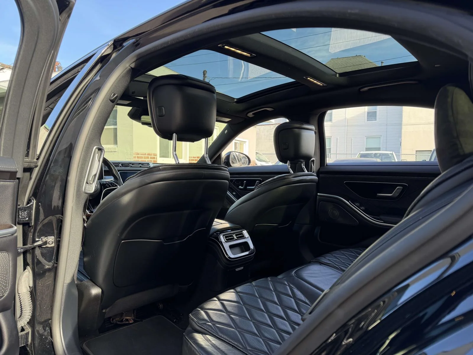 Used 2022  Mercedes-Benz S 500 image 27