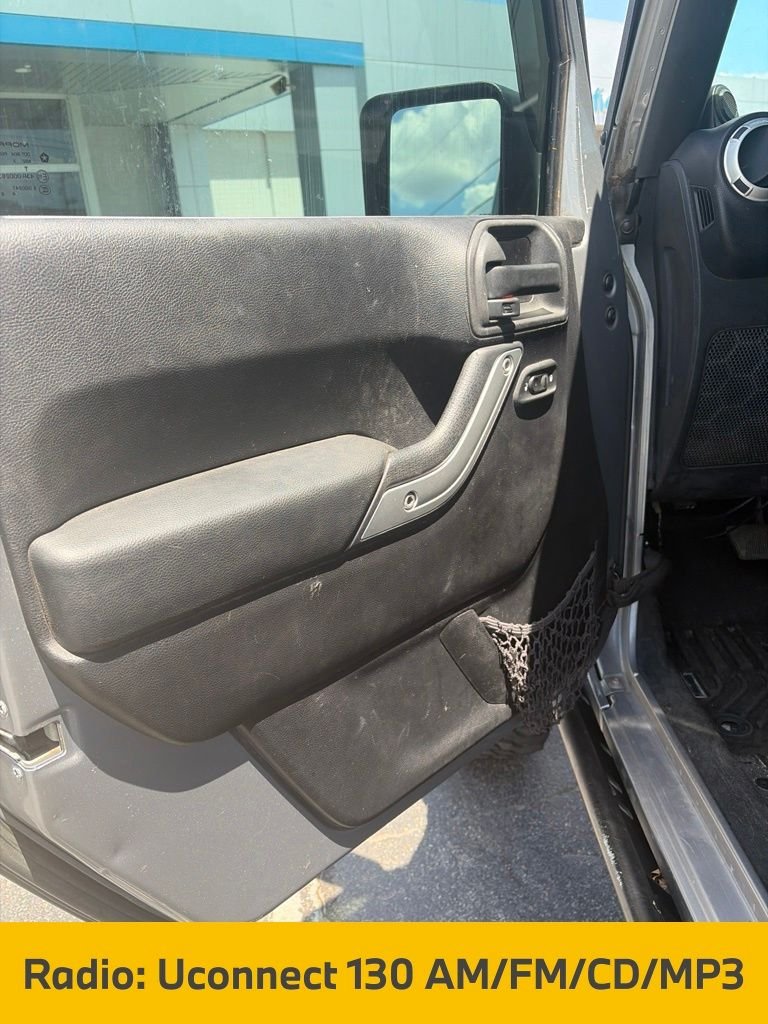 Used 2014 Billet Metallic Clearcoat Jeep Unlimited Sahara image 8