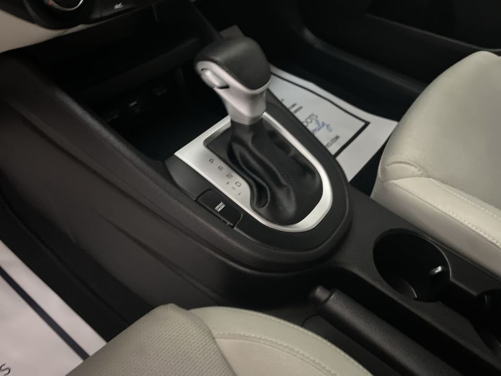 Used 2023 Black Kia LXS image 21