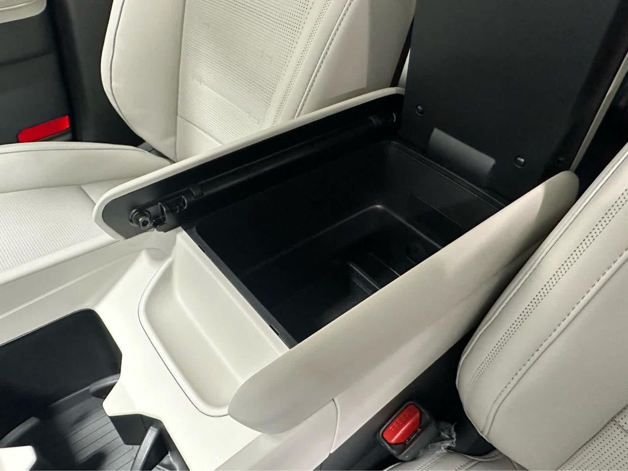 New 2026 Serenity White Hyundai Calligraphy AWD image 26