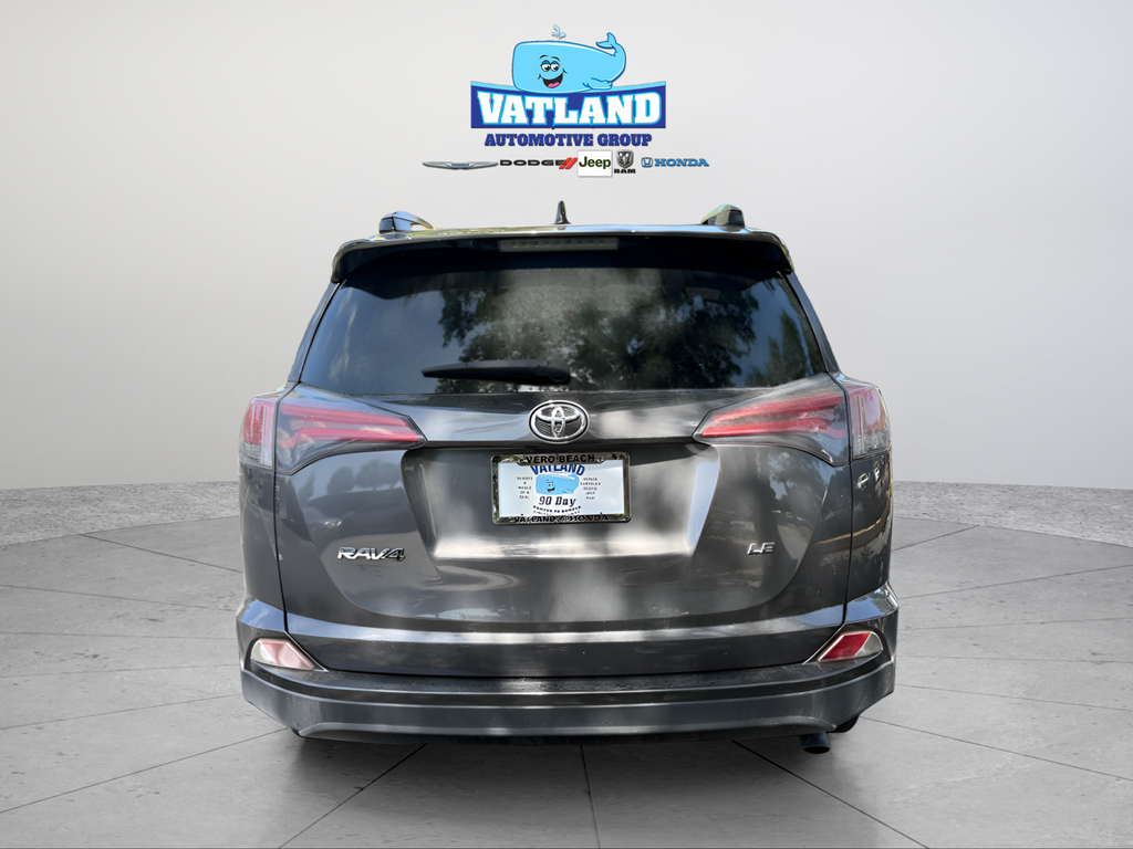 Used 2018 Gray Toyota LE image 4