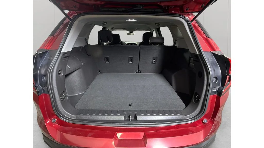 Used 2020 RED QUARTZ TINTCOAT GMC SLE image 28
