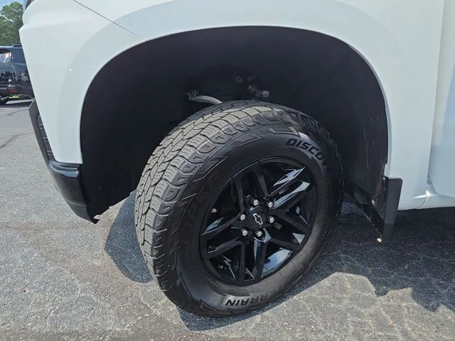 Used 2021 White Chevrolet LT Trail Boss image 32