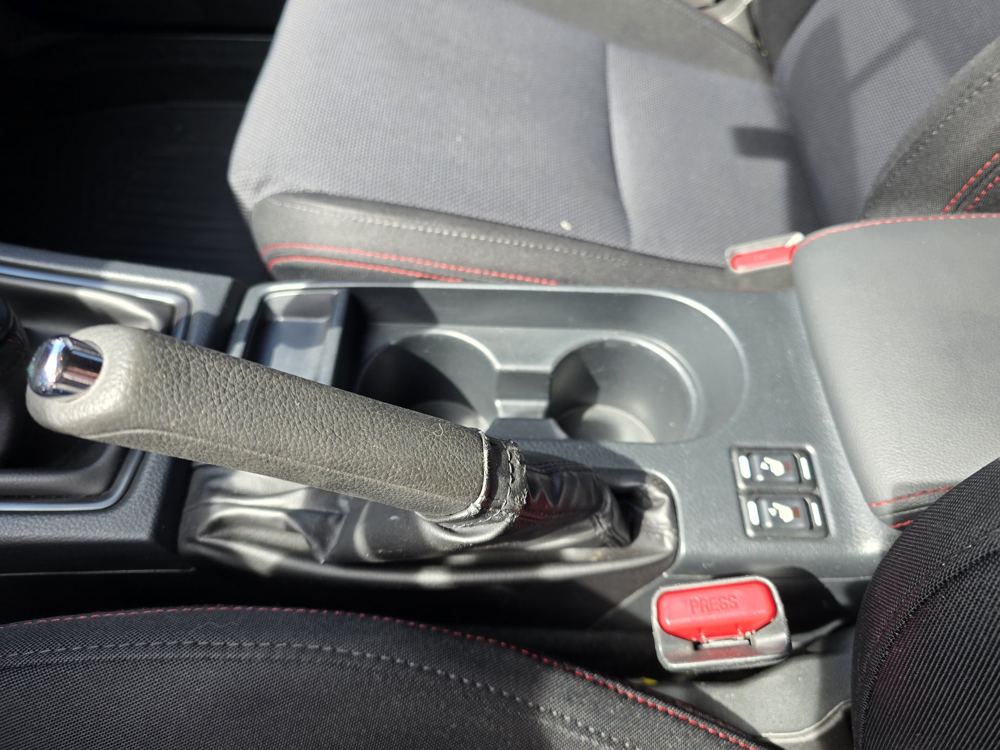Used 2018 Dark Gray Metallic Subaru Premium image 24