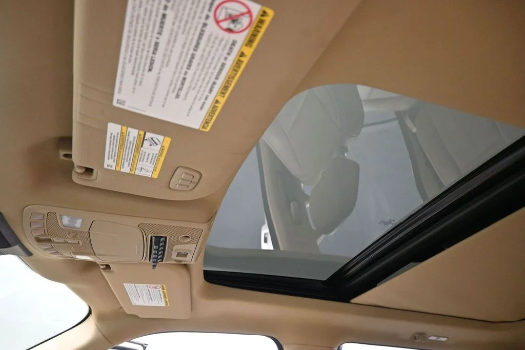 Used 2021 White Ford Lariat image 17