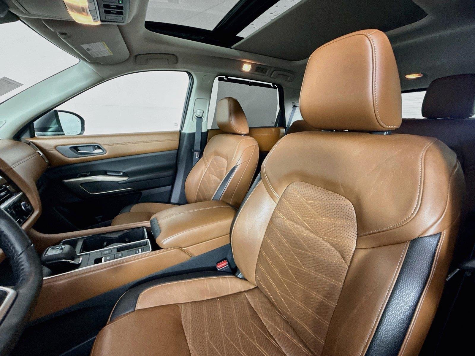 Used 2022 Gun Metallic Nissan Platinum image 3
