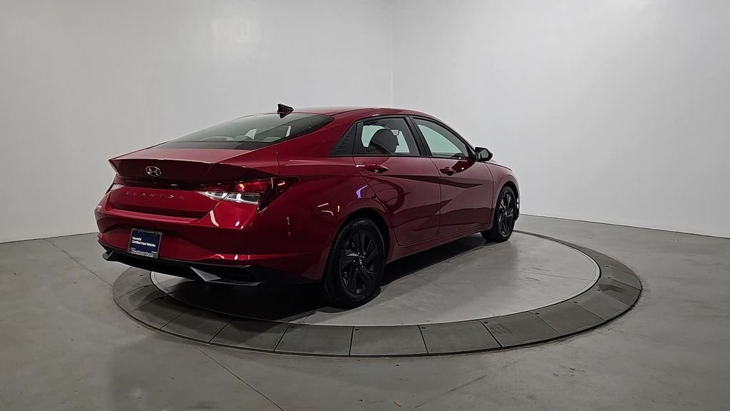 Certified Used 2022 Red Hyundai SEL image 5