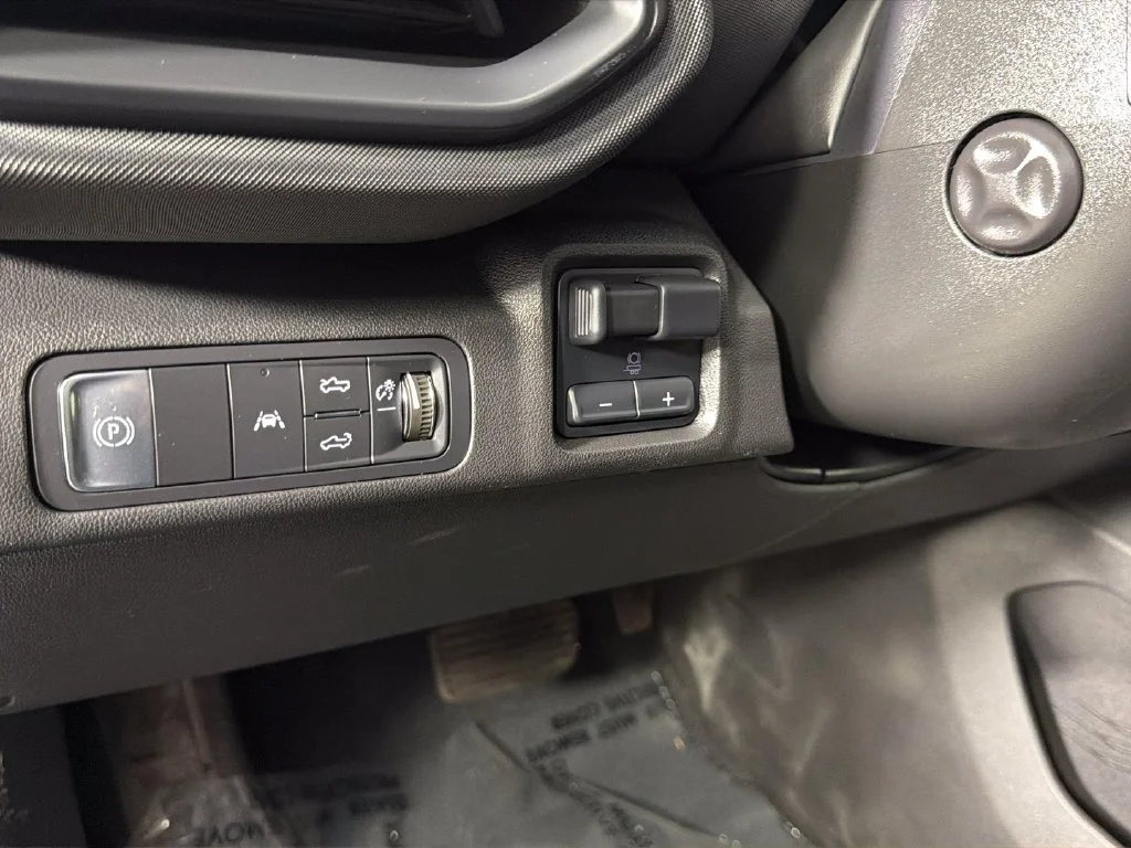 Used 2025 Riptide Blue Metallic Chevrolet LT - Extended Range image 25