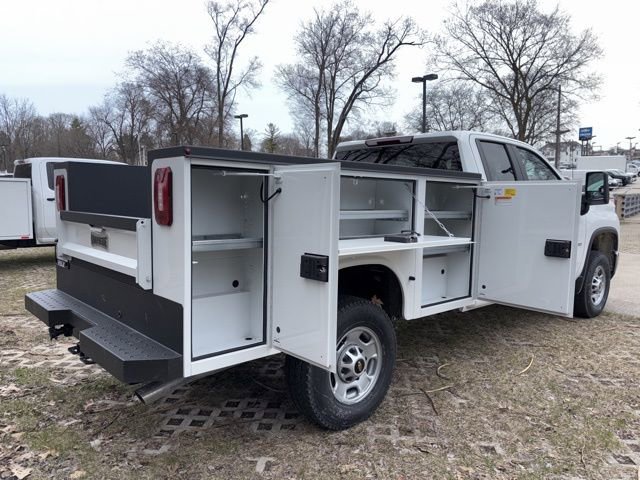 New 2025 Summit White Chevrolet WT image 6