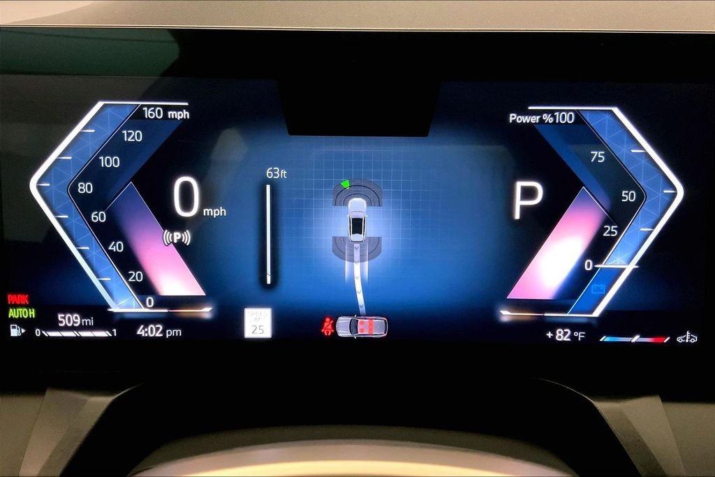 Used 2025 Skyscraper Grey Metallic BMW  image 20