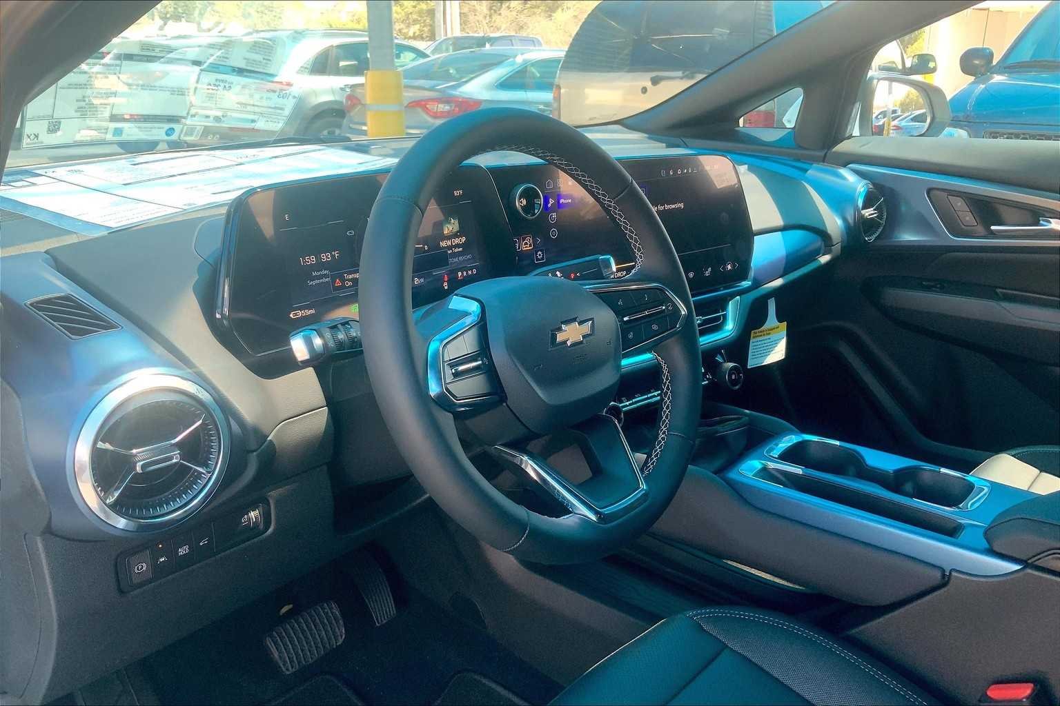 2026 Chevrolet Equinox EV 2LT - Photo 8