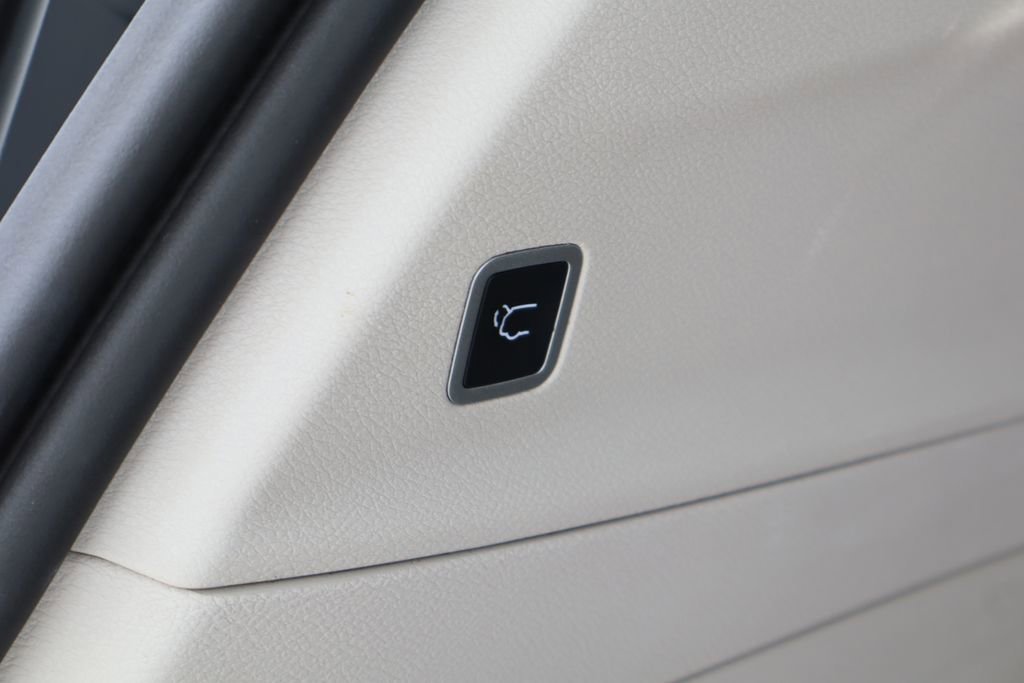 2023 Chrysler Pacifica Touring L - Photo 25
