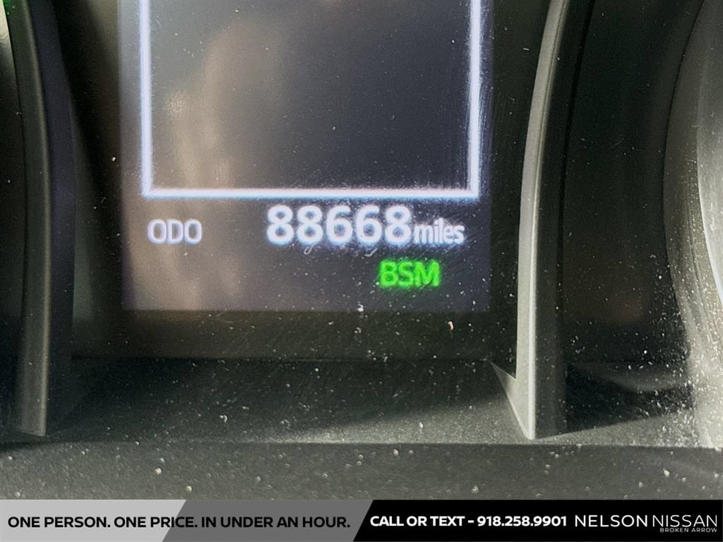 Used 2019  Toyota LE image 12