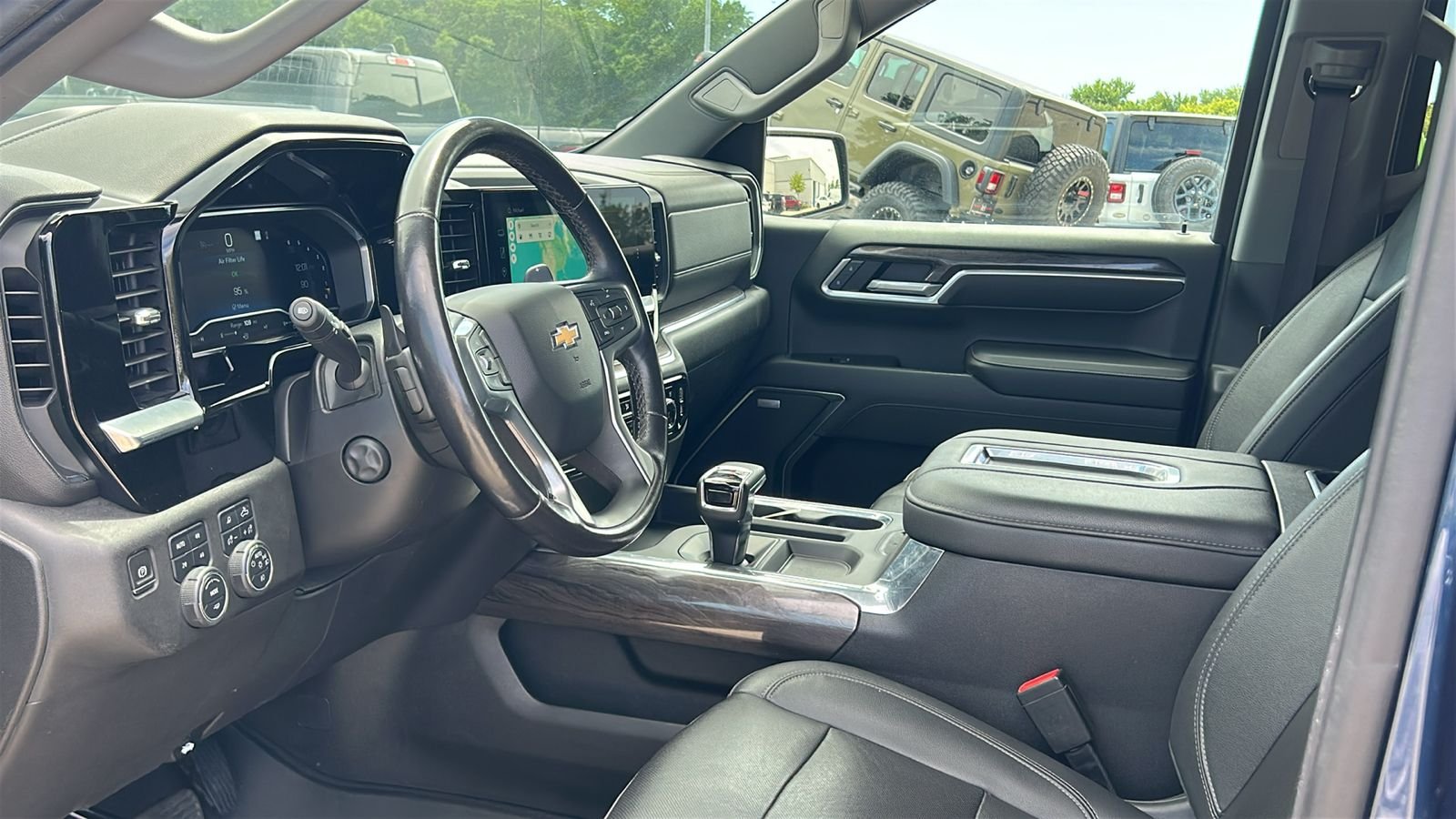 Used 2022 Blue Chevrolet LTZ image 11