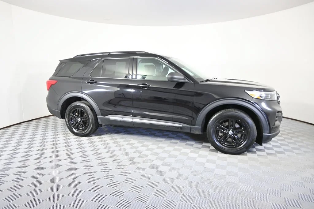 Used 2023 Black Ford XLT image 8