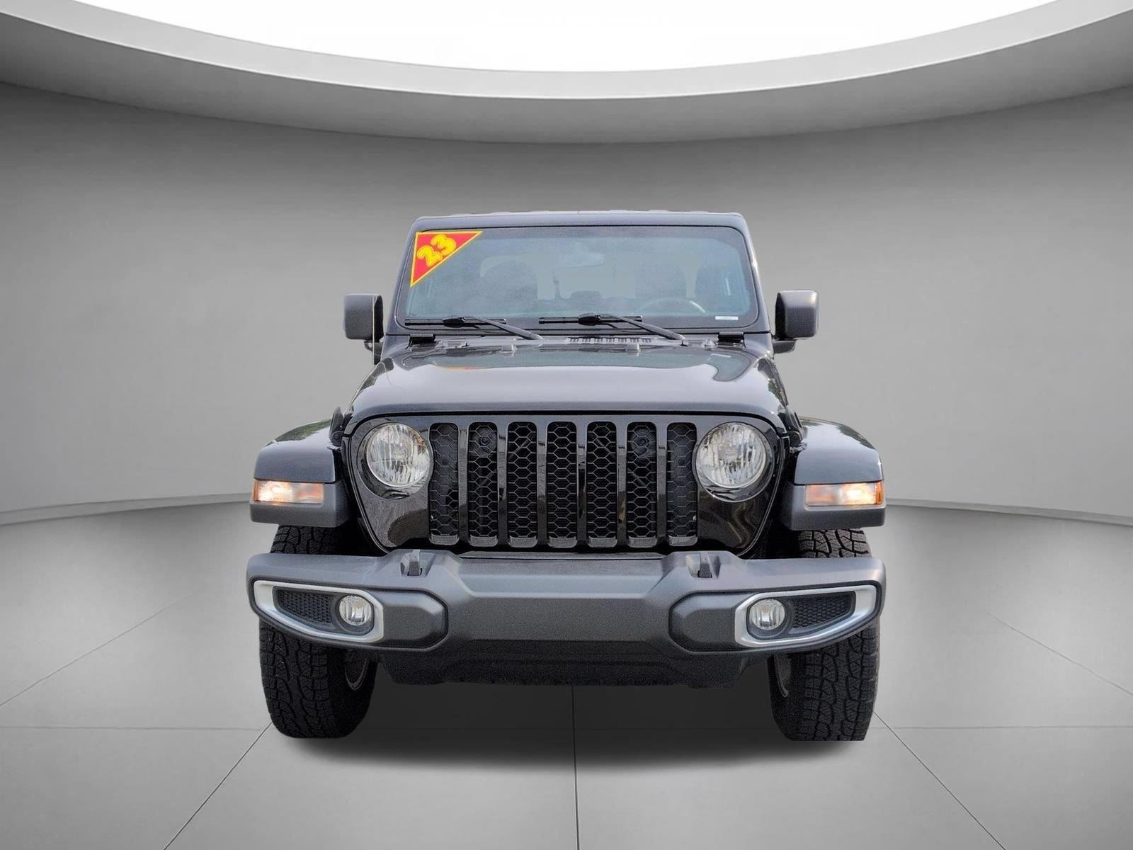 Used 2023 Black Clearcoat Jeep Sport S image 8