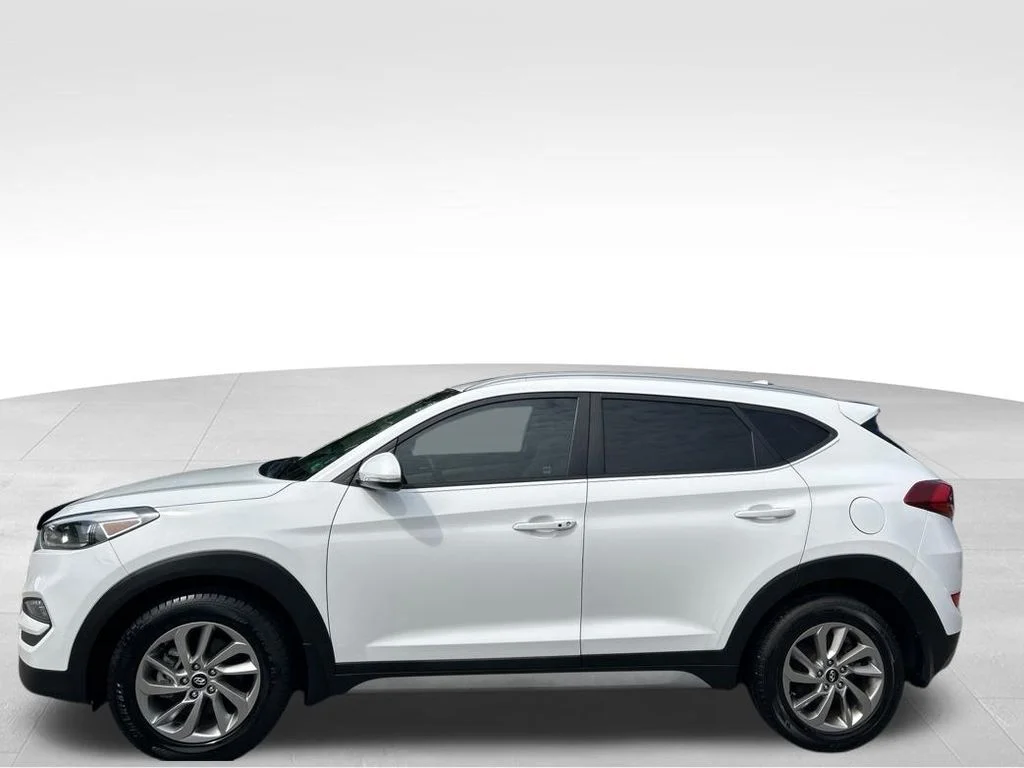 Used 2018 White Hyundai SEL Plus image 2