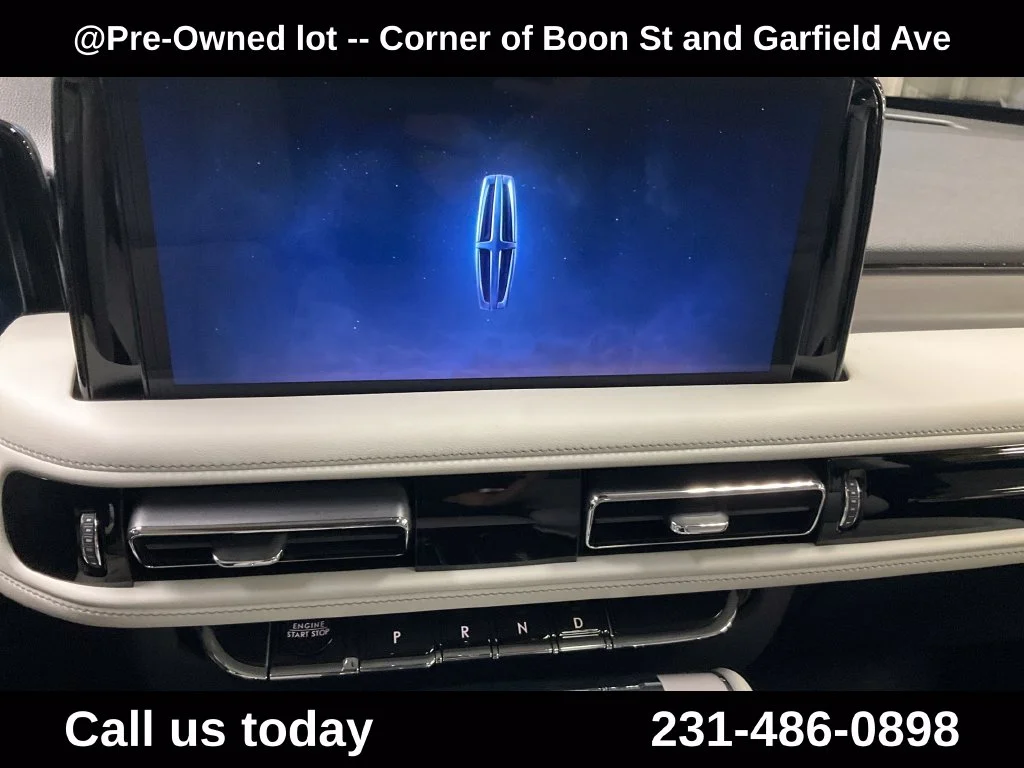 Used 2025 Blue Lincoln Reserve image 19