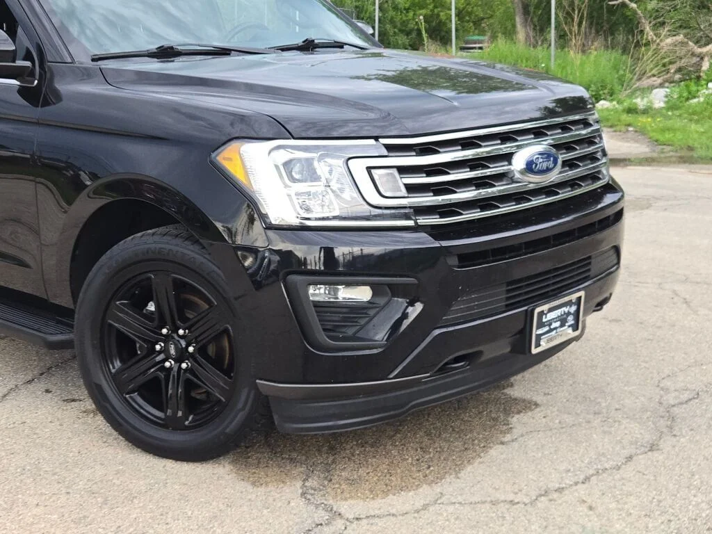 Used 2021 Black Ford XLT image 2