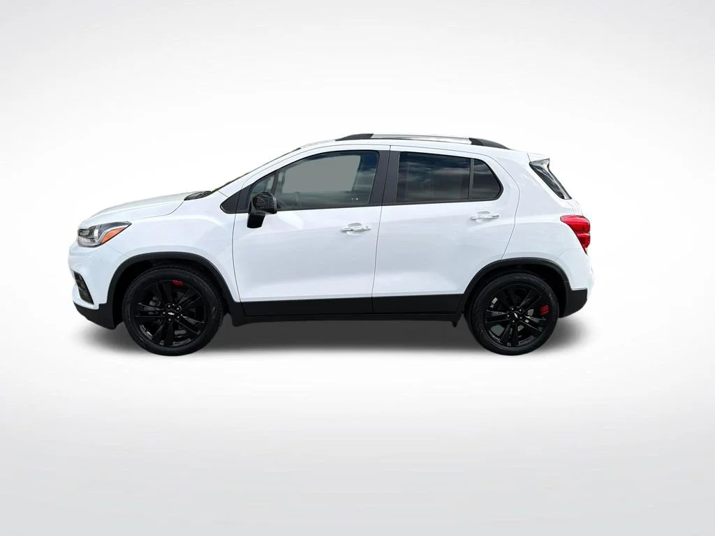 Used 2020 Chevrolet Trax LT with VIN 3GNCJLSB1LL172885 for sale in Clinton, MI